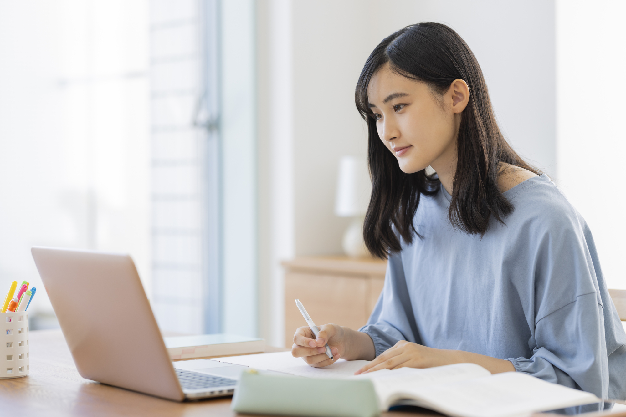 感情の流れをマスターせよ!読者の心を掴む3つのストーリーテリング原則と実践テクニック – 言葉の力 – 心を動かす文章術